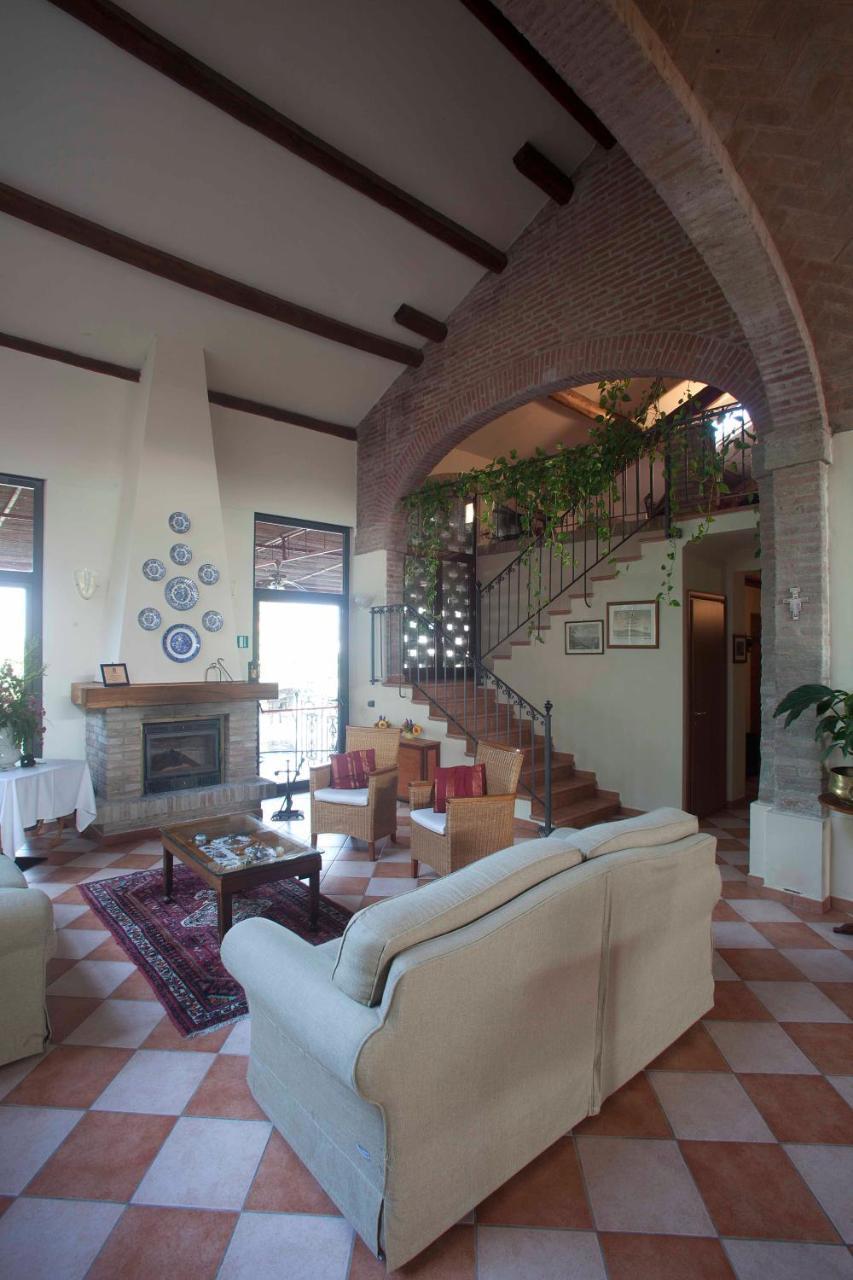 Agriturismo Il Bove เรจโจเอมิเลีย ภายนอก รูปภาพ
